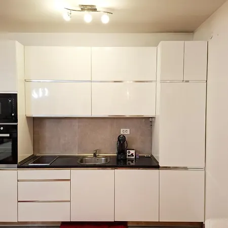 Apartment Metrok Luxury Two-bedroom *